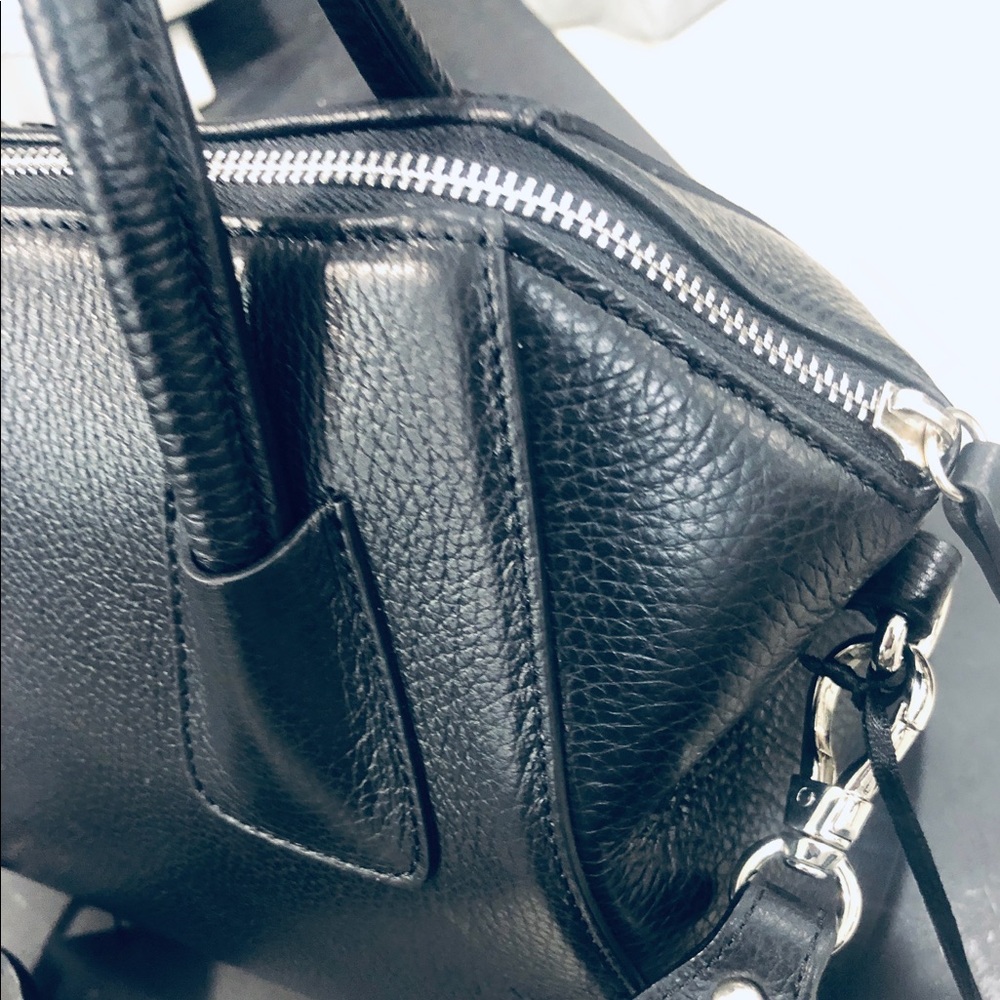 ⭕️SOLD⭕️  VALENTINO BLACK STUDDED  ROCK SATCHEL - Picture 4 of 7